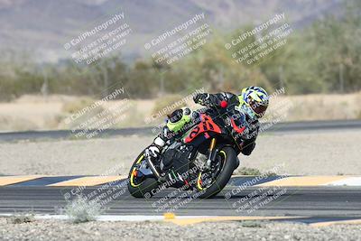 media/Oct-30-2025-Racers Edge (Thu) [[dabbdaf680]]/3-B Group/Session 5 (Turn 6)/